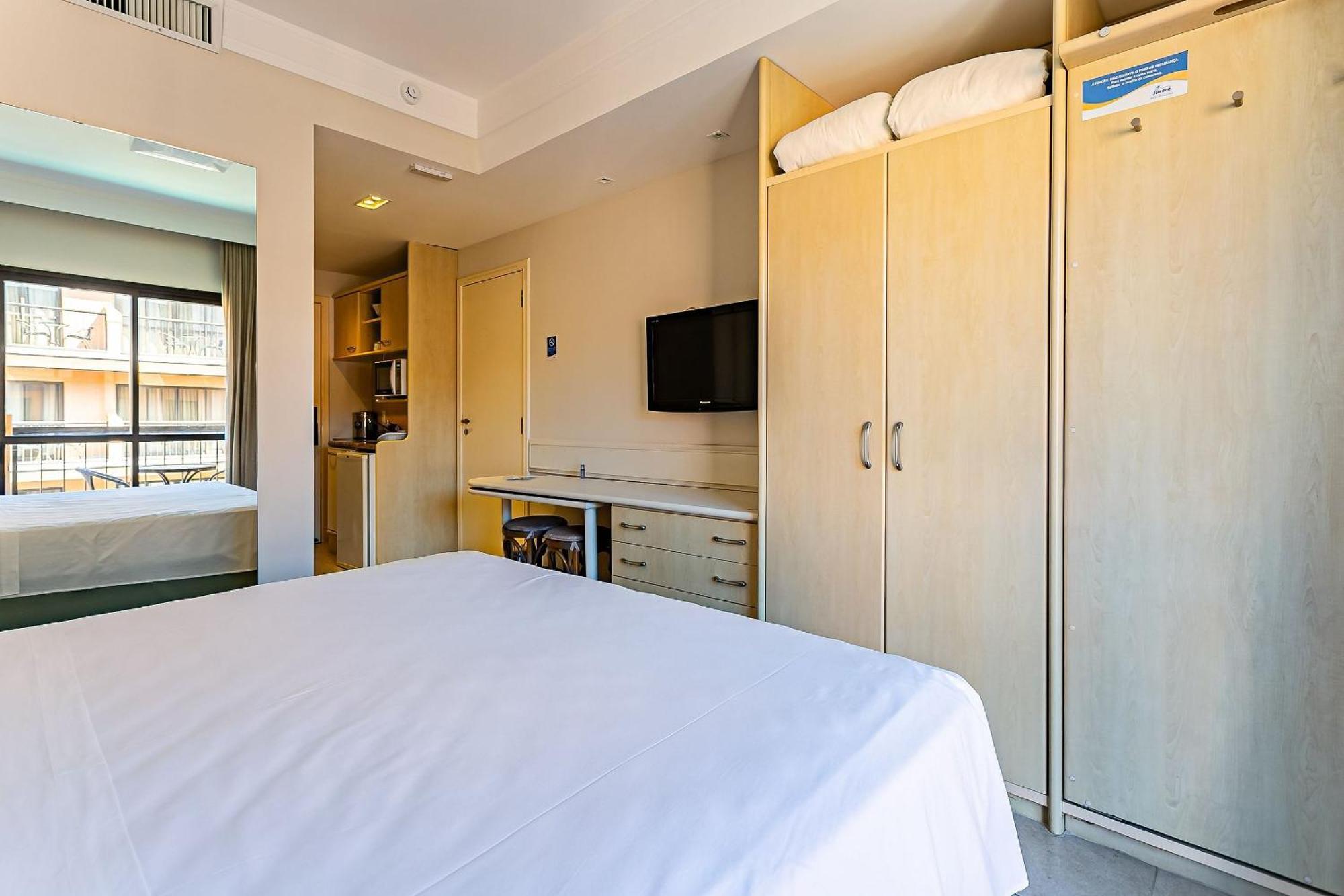 Resort Pe Na Areia - Studios Direto Com Proprietario Jbvjr Florianopolis Bagian luar foto